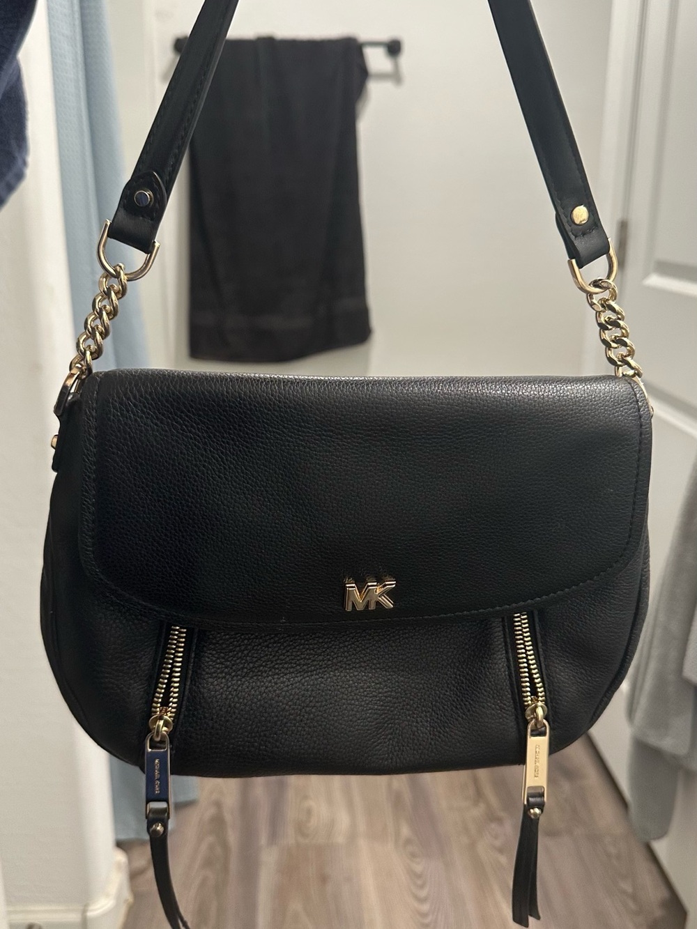 EUC Michael Kors Evie Medium Shoulder Bag - Picture 5 of 10